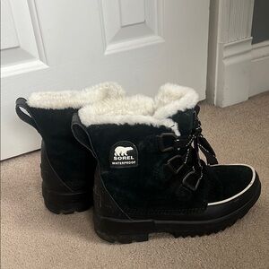 Sorel Black and White Winter Boots with Fur Lining